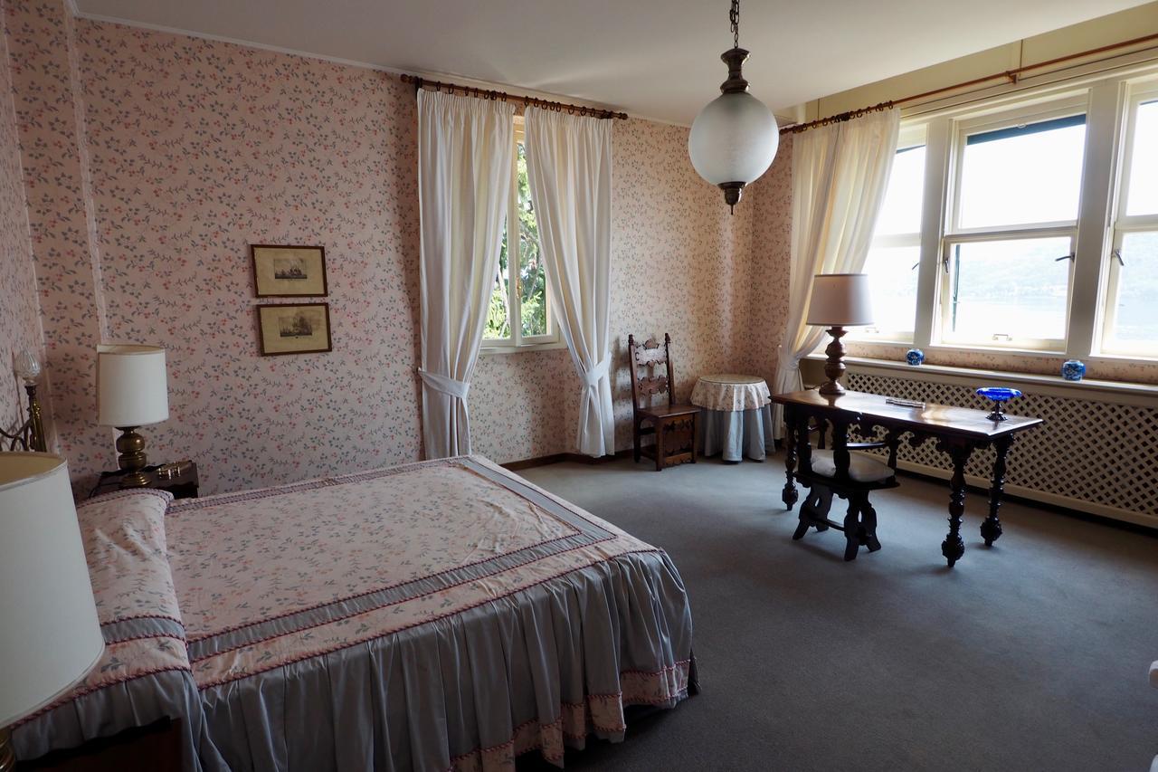 Casa Mondadori Meina Bagian luar foto